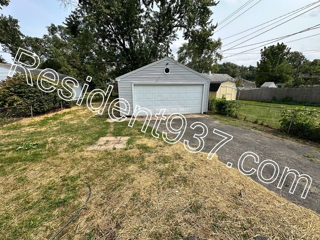 Building Photo - 2 Bed 1 Bath