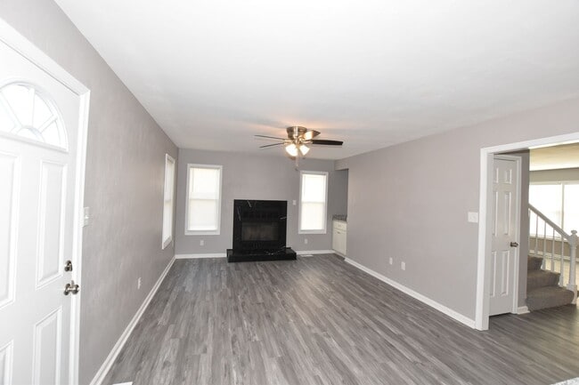 Building Photo - 4 BEDROOM HOME LOCATED IN SOUTH CHESEPEAKE. MUST SEE !!!!!!!!!!!