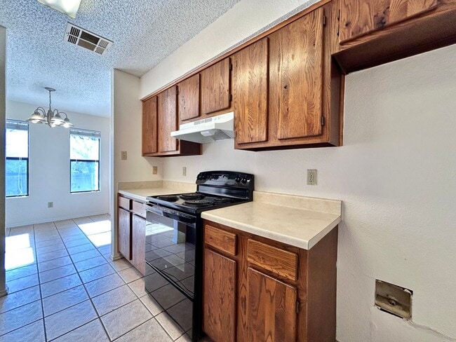 Building Photo - 1760 Horseshoe Cir