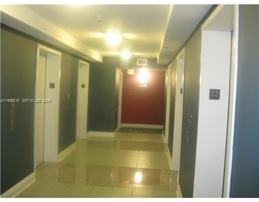 Building Photo - 1200 Brickell Bay Dr