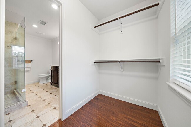 Building Photo - 6434 Burgoyne Rd