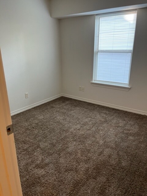 Building Photo - 180 Toni Ln