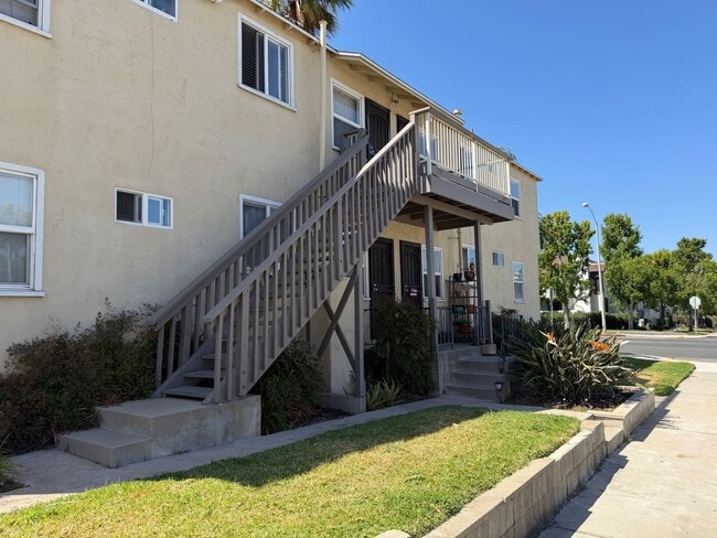 Building Photo - 3805 Voltaire St