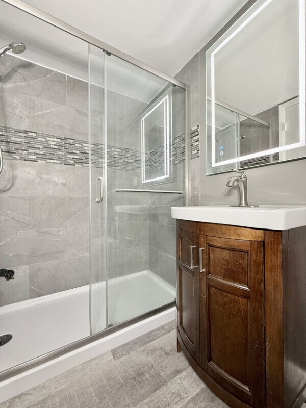 Building Photo - 785 S Village Dr