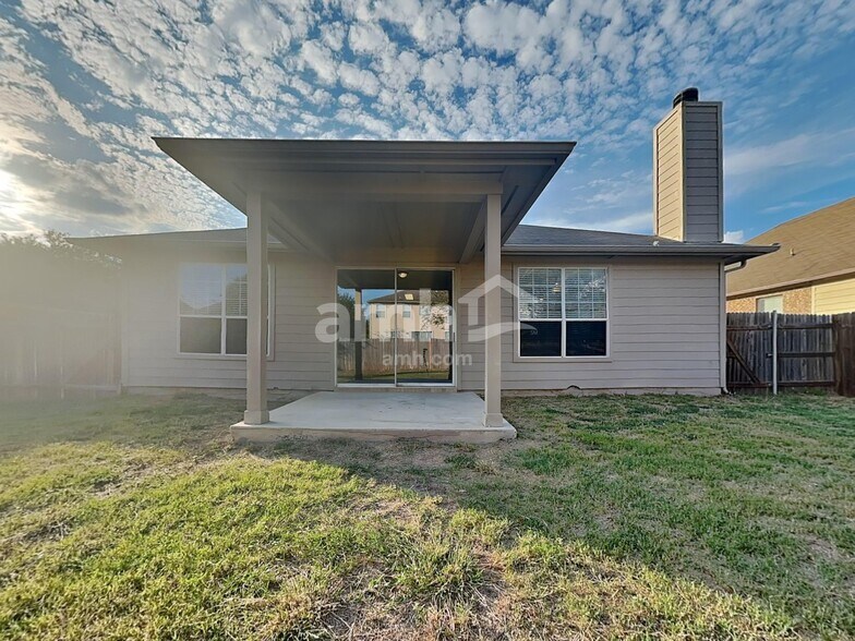 Building Photo - 221 Covent Dr