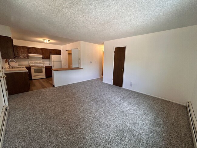 Building Photo - Ute Pass Ave (10215)