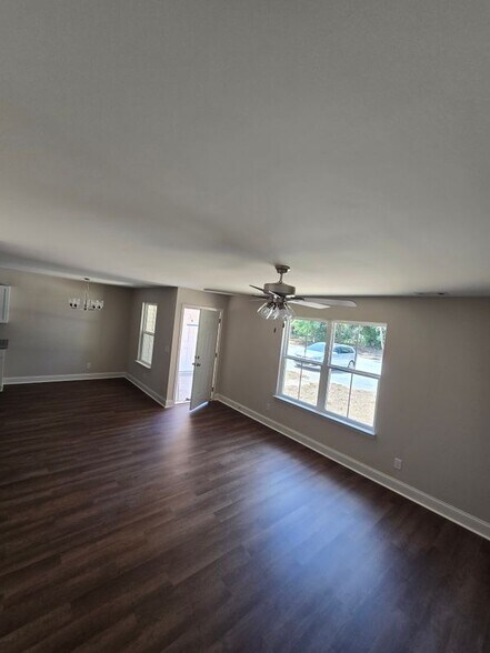 Building Photo - 302 Hawaii Ave