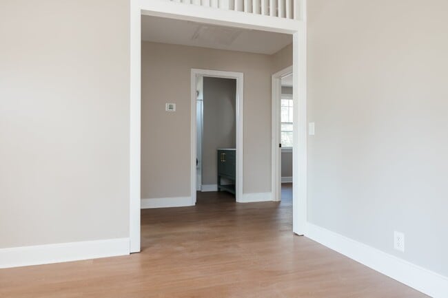 Building Photo - 332 Guilford St