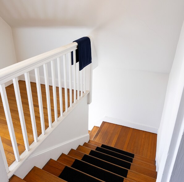 Building Photo - 18 Greylock Rd