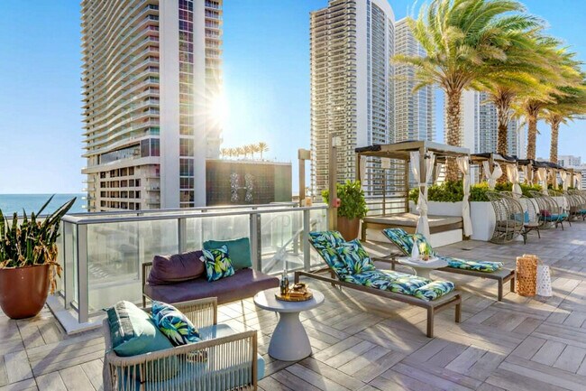 Building Photo - 4010 S Ocean Dr
