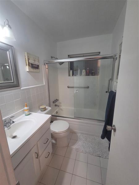 Building Photo - 1920 NE 51st Ct