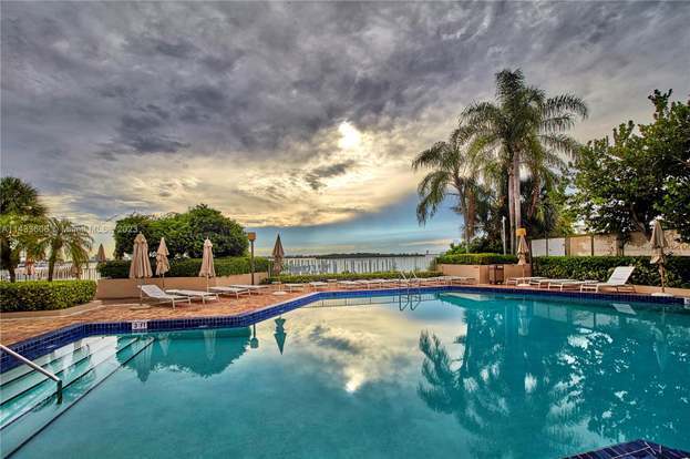 Building Photo - 11113 Biscayne Blvd