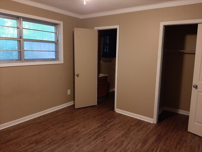 Building Photo - 205 Jim Denton