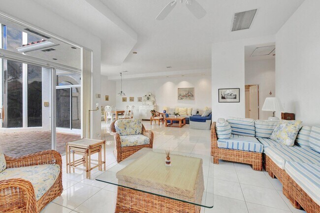 Building Photo - 23088 Via Stel
