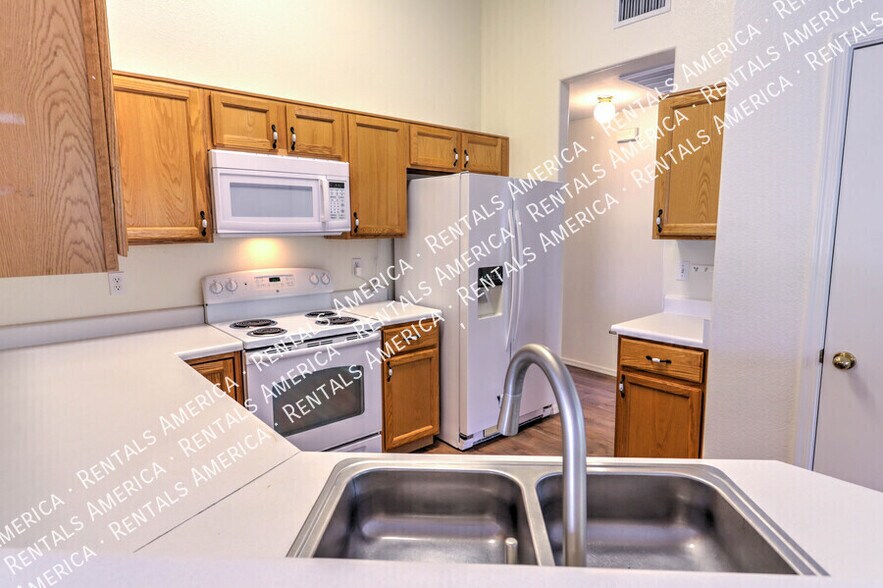 Building Photo - 10984 N Double Eagle Ct