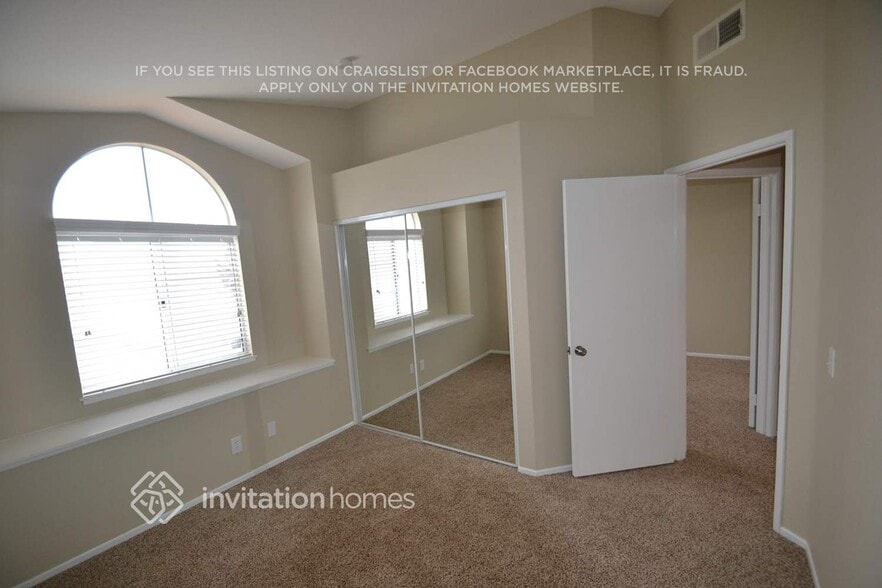 Building Photo - 2845 W Fairview Dr