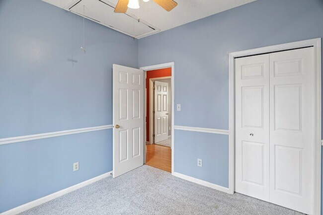 Building Photo - Great Wake Forest Location