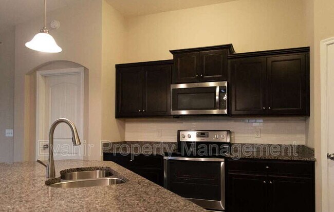 Building Photo - 14 Waterhaven Wy