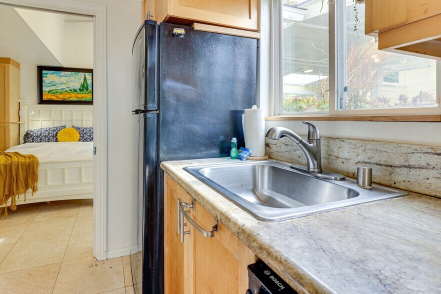 Building Photo - 466 Chestnut Ave