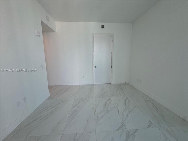 Building Photo - 17550 Collins Ave