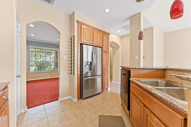 Building Photo - 2411 Clippers Square