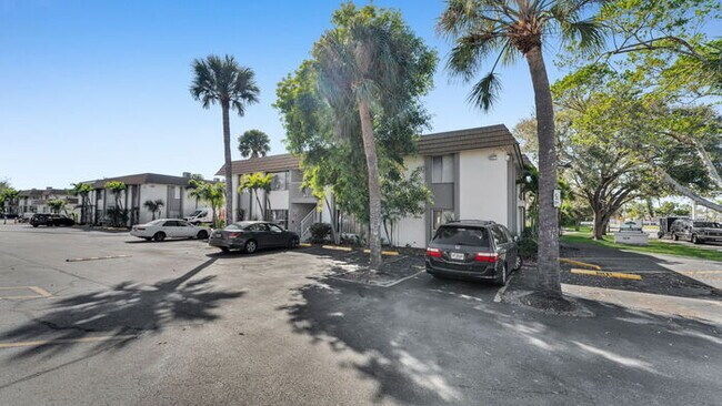 Building Photo - 1830 Maravilla Ave