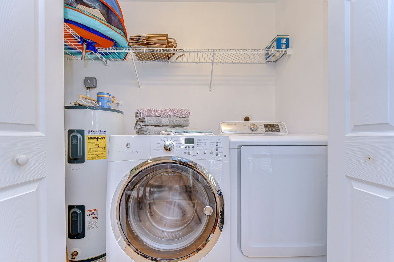 in unit laundry - 5114 33rd St E