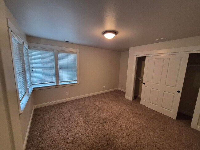 Building Photo - 4 bed 2.5 Bath Northwest Crossing - NWX -Coming Soon