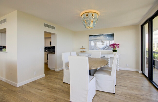 Building Photo - 120 S Ocean Blvd