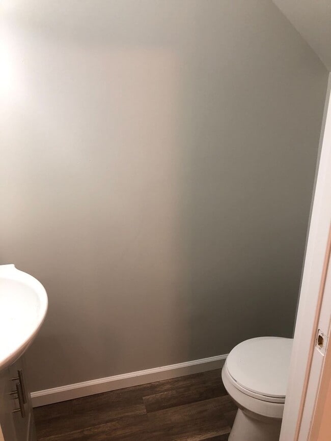 Building Photo - 3 bedroom, 1.5 bath house