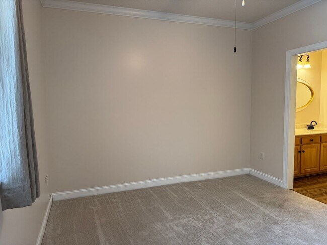 Building Photo - One Bedroom Condo in The Terraces of Denver!