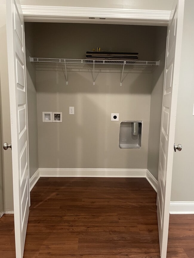 Building Photo - 3907 Wilsonia Ave