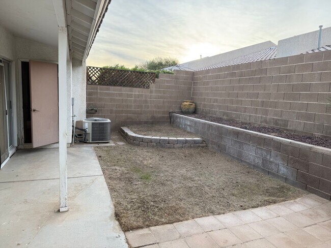 Building Photo - Yuma Meadows Rental