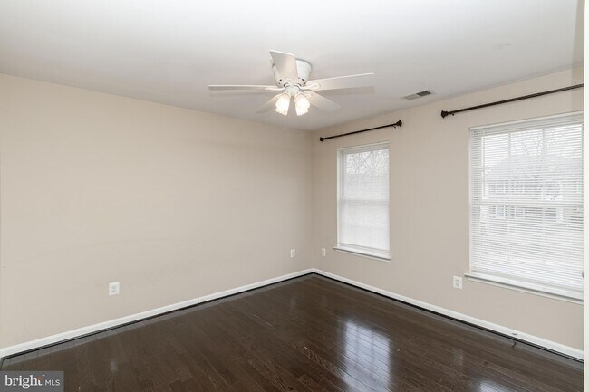 Building Photo - 6239 Willowfield Way