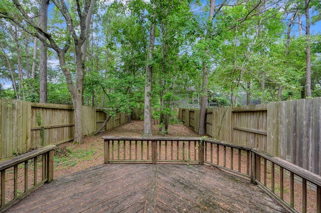 Building Photo - 23 Alderon Woods Pl