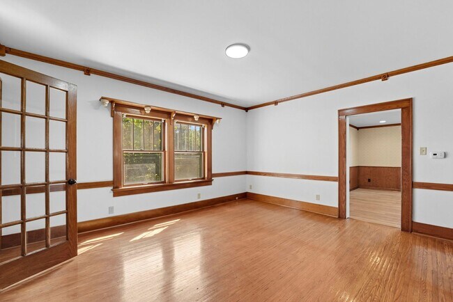 Building Photo - NEW LISTING! Spacious 3-Bedroom Home with ...
