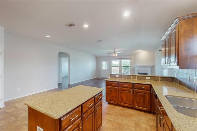 Building Photo - 3504 Hornbeam St