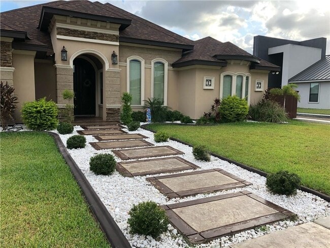 Building Photo - 25 Cornell Ave