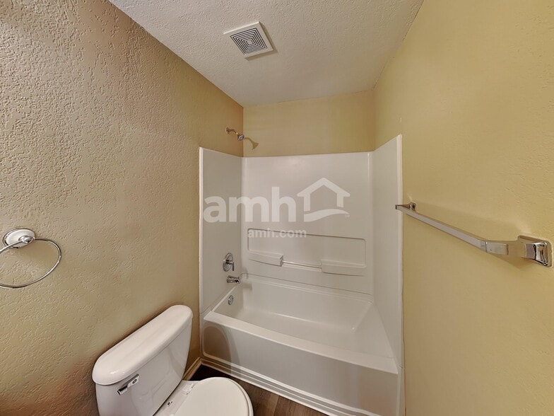 Building Photo - 12322 Mountain Pne