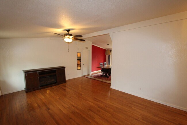 Building Photo - 95 E Camille Dr