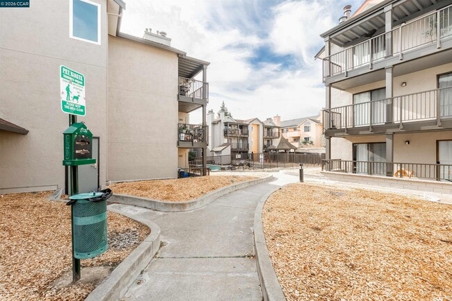 Building Photo - 1315 A St