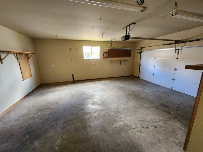 Building Photo - 3 bed 1.5 bath in Sequim