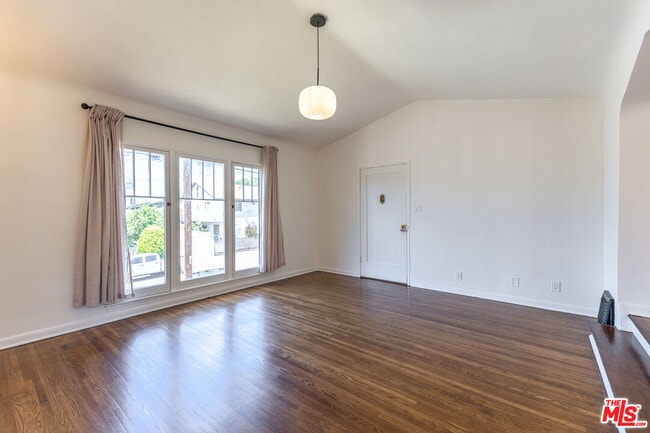 Building Photo - 650 Maltman Ave