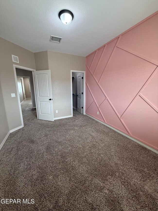 Building Photo - 12551 New Dawn Dr