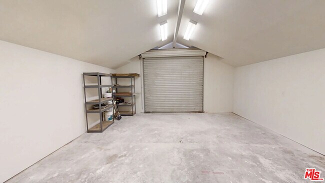 Building Photo - 42104 6th St E