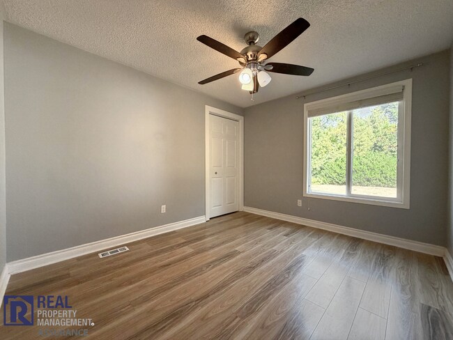 Building Photo - 5470 SW 164th Ct