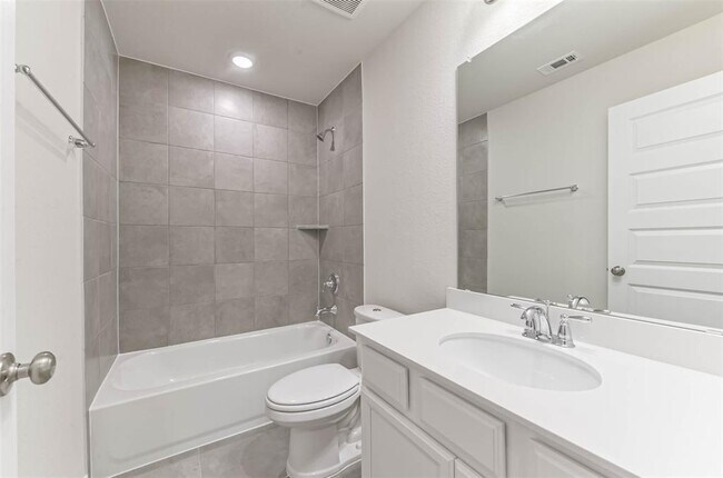Building Photo - 17590 Rosette Grass Dr