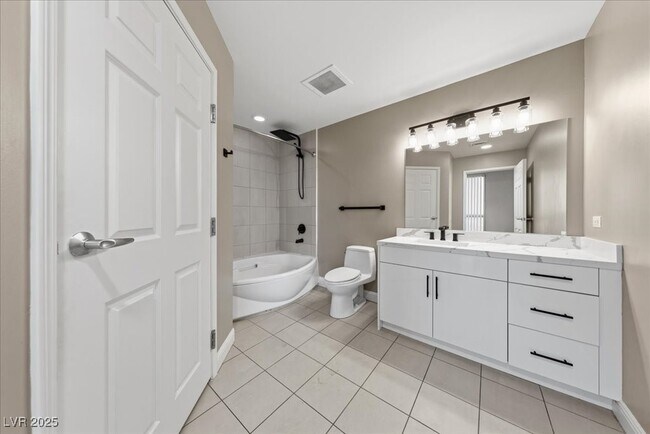 Building Photo - 200 W Sahara Ave