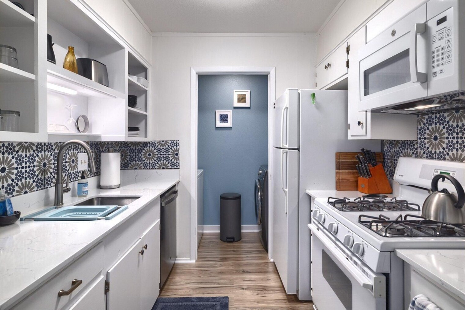 Building Photo - 2806 Rae Dell Ave