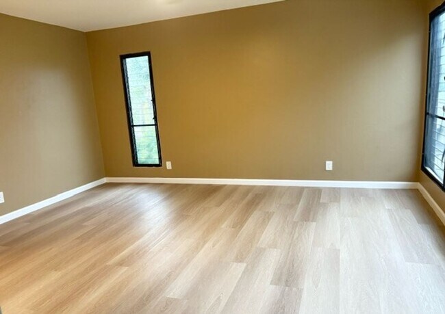 Building Photo - Kahe Kai - Two Bedroom